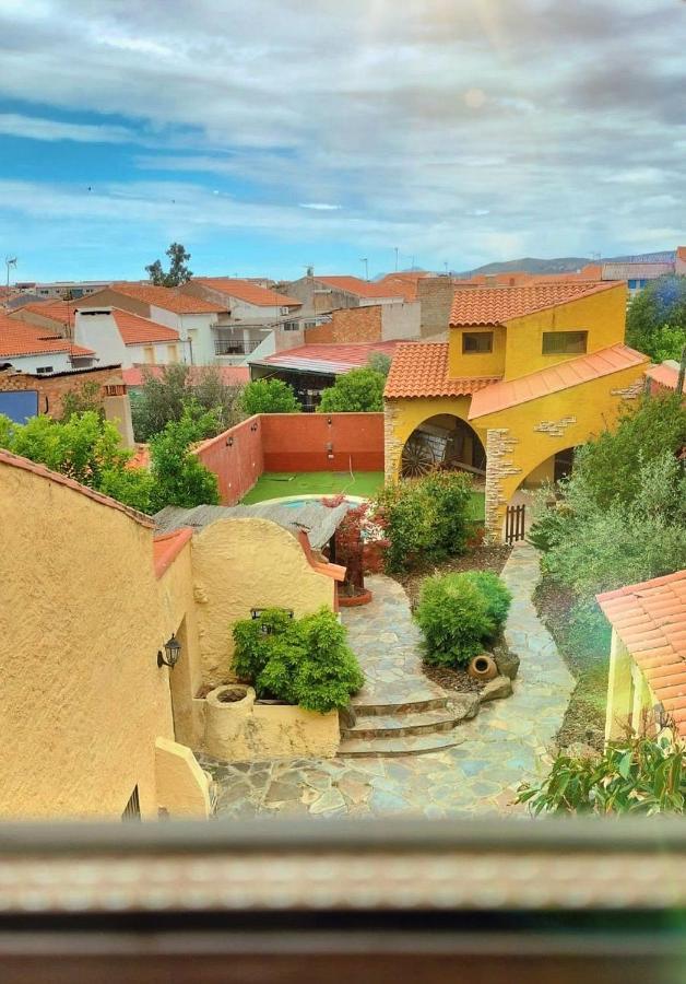 Casa Rural Lares Casas de Don Pedro Luaran gambar